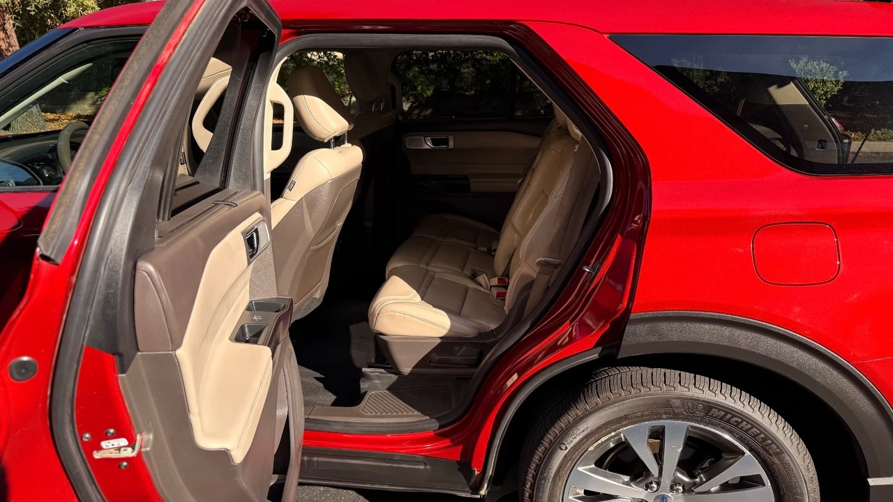 2020 Ford Explorer 6th Gen - Image 12 of 21