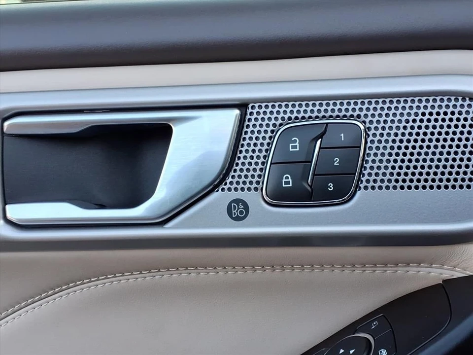 2020 Ford Explorer 6th Gen - Image 17 of 21