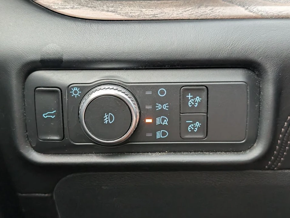2020 Ford Explorer 6th Gen - Image 14 of 21