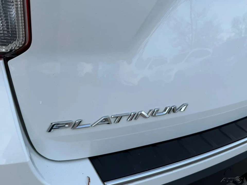 2020 Ford Explorer 6th Gen - Image 9 of 12