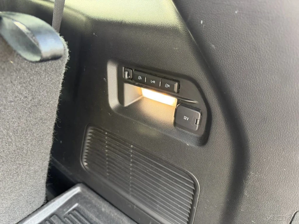 2020 Ford Explorer 6th Gen - Image 19 of 21