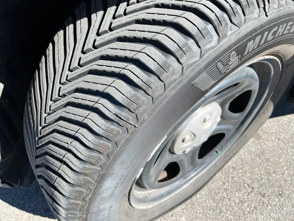2020 Ford Explorer 6th Gen - Image 14 of 15