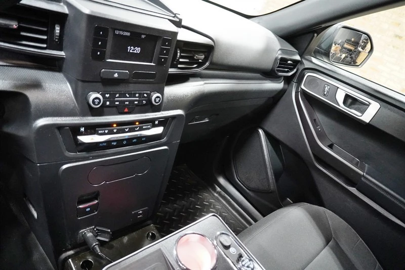 2020 Ford Explorer 6th Gen - Image 26 of 31