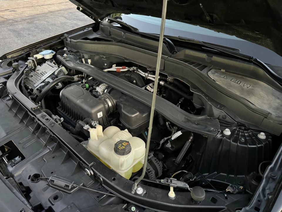 2020 Ford Explorer 6th Gen - Image 17 of 21