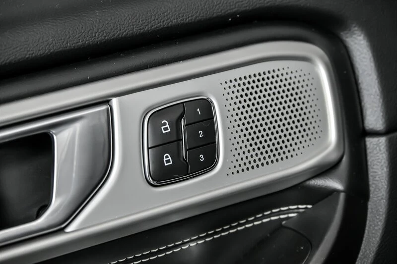 2020 Ford Explorer 6th Gen - Image 15 of 21