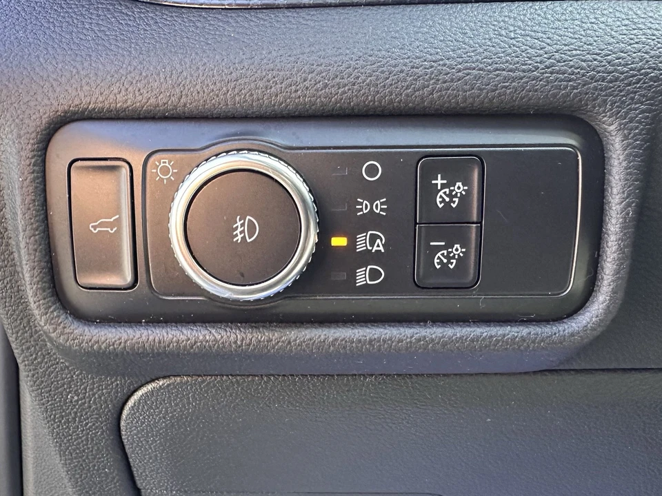 2020 Ford Explorer 6th Gen - Image 19 of 21