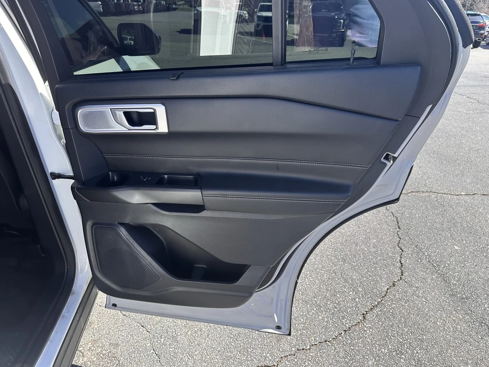2020 Ford Explorer 6th Gen - Image 15 of 21