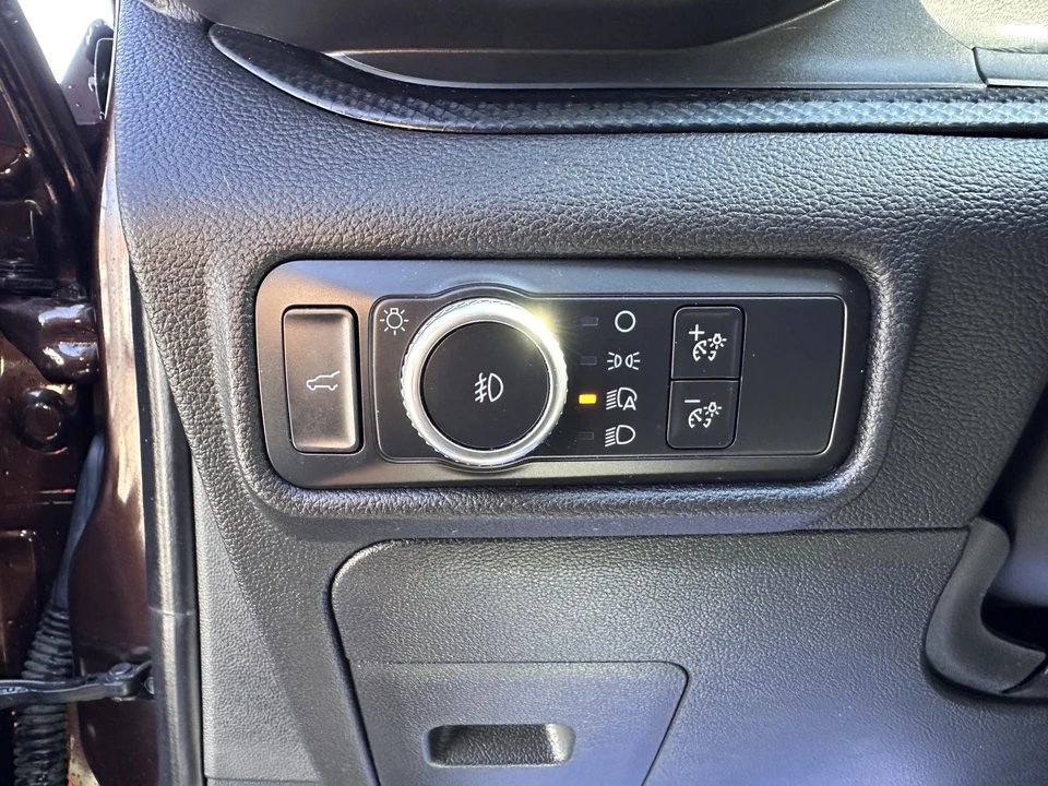 2020 Ford Explorer 6th Gen - Image 19 of 31