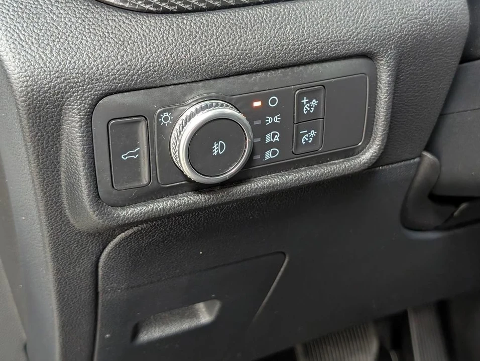 2020 Ford Explorer 6th Gen - Image 12 of 31