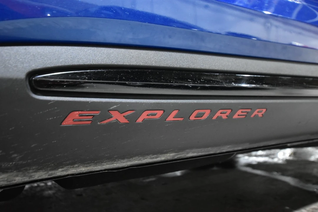 2020 Ford Explorer 6th Gen - Image 8 of 12