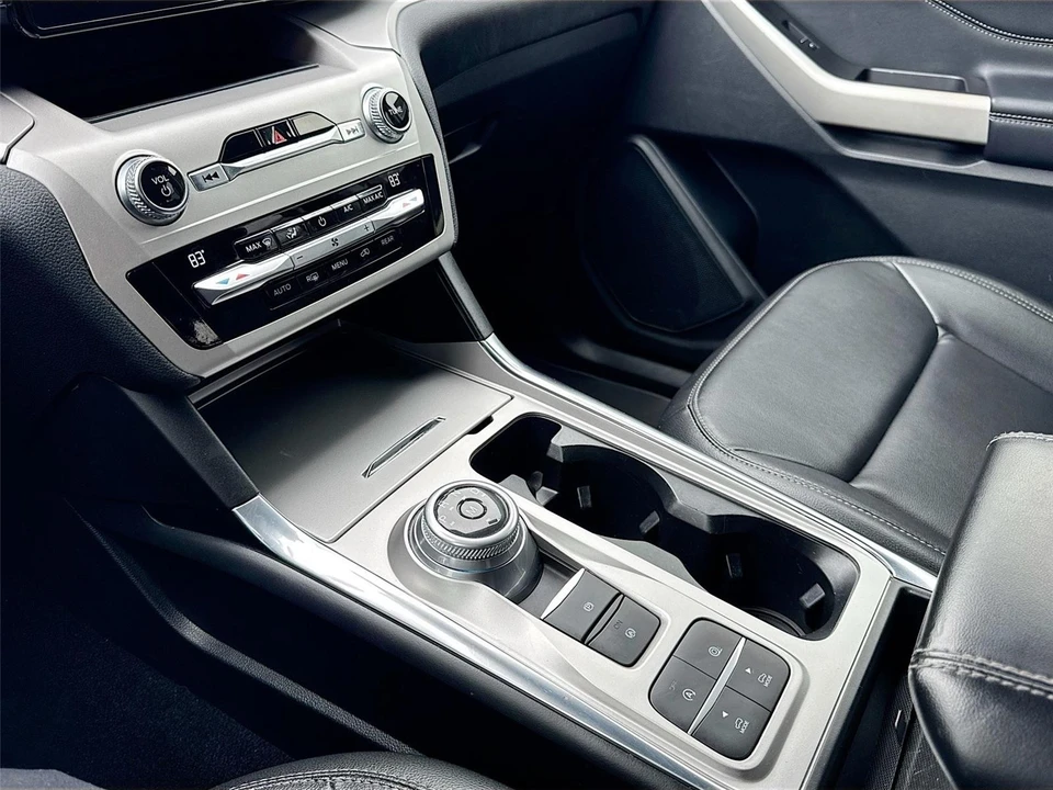 2020 Ford Explorer 6th Gen - Image 15 of 21