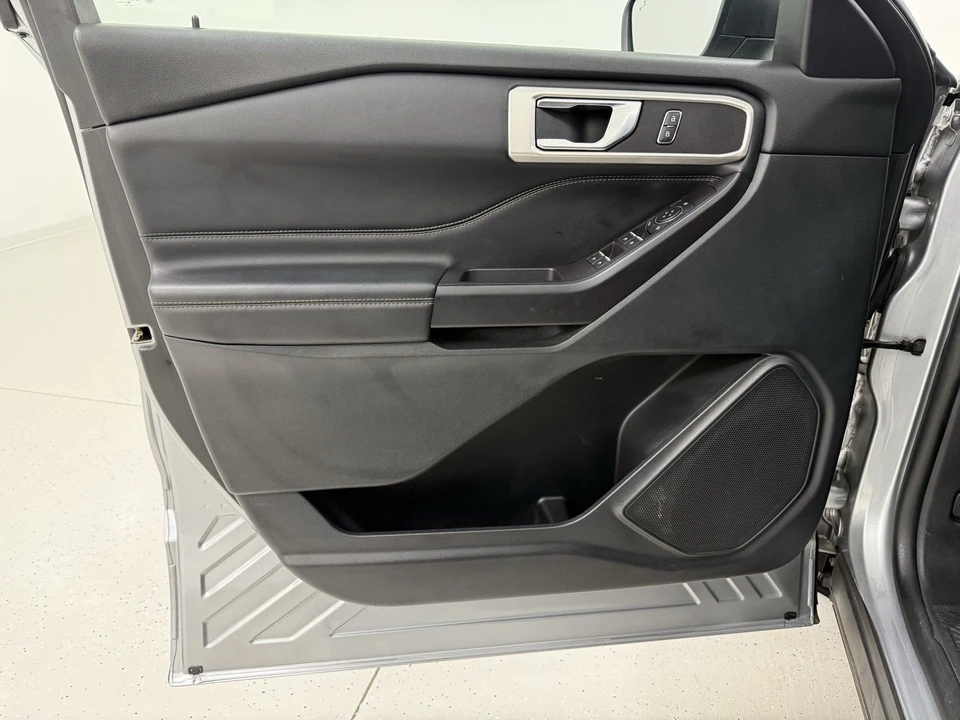 2020 Ford Explorer 6th Gen - Image 10 of 12