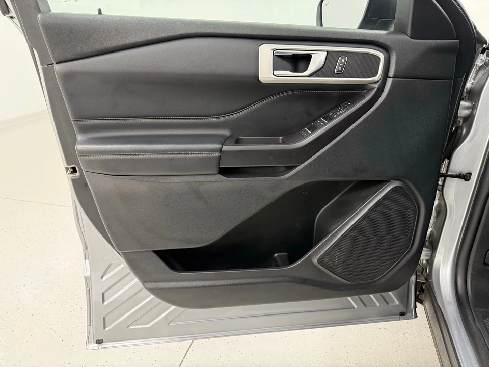 2020 Ford Explorer 6th Gen - Image 11 of 21