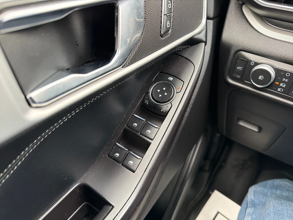 2020 Ford Explorer 6th Gen - Image 10 of 12