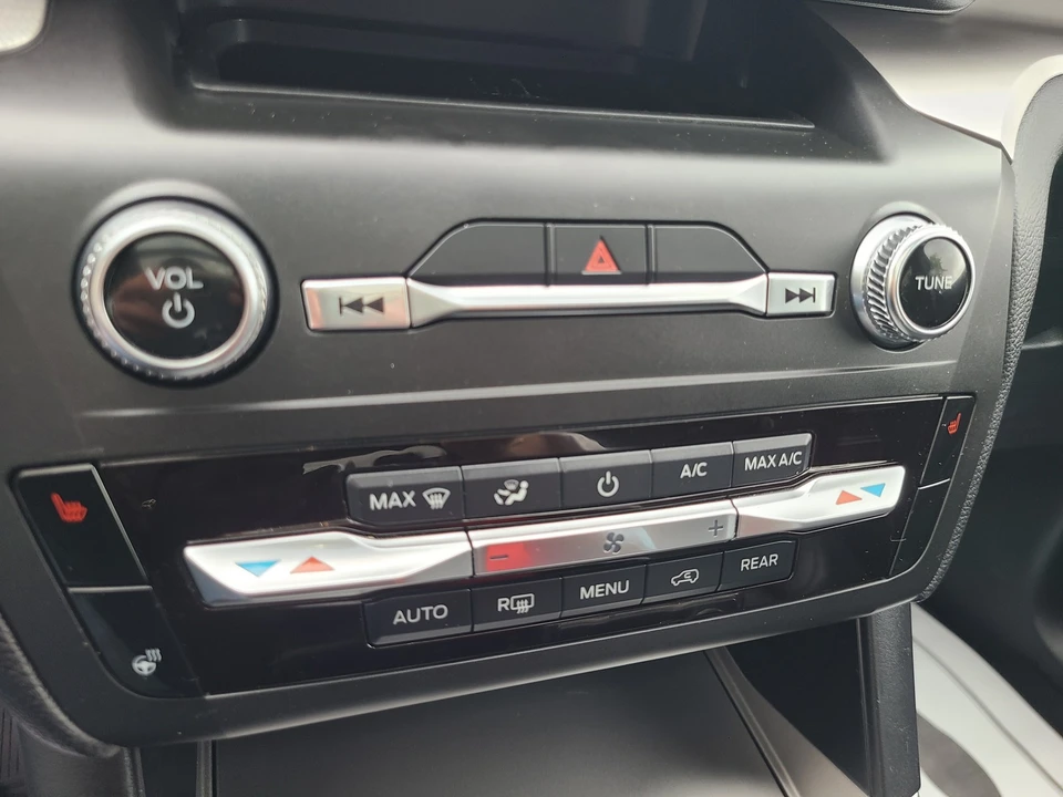 2020 Ford Explorer 6th Gen - Image 19 of 21