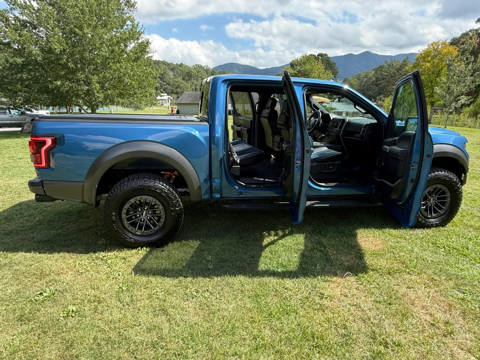 2020 Ford F-150 Raptor 13th Gen - Image 20 of 31