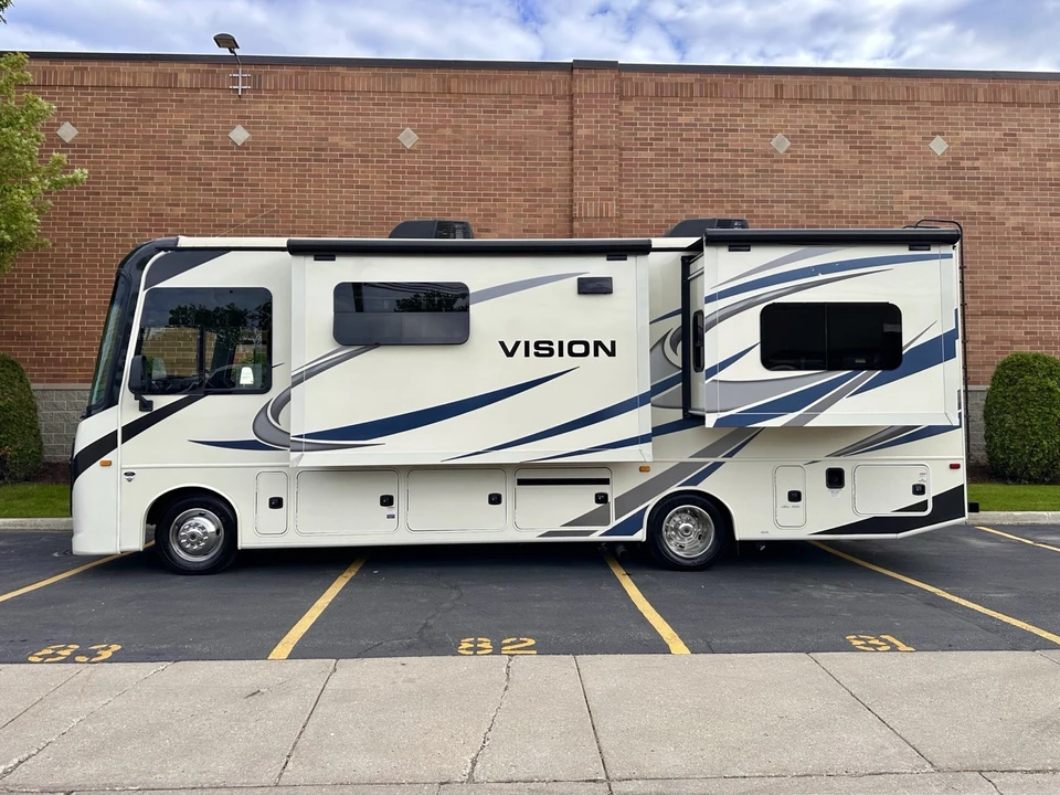 2020 Ford F-Series - Image 2 of 31