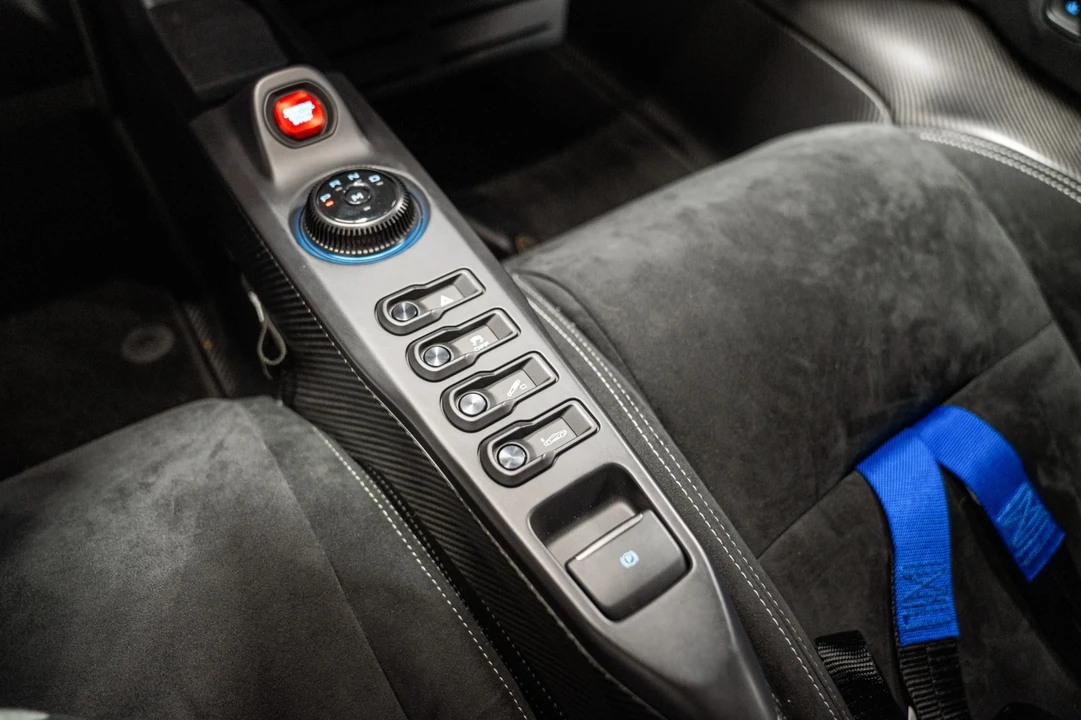 2020 Ford GT 2nd Gen - Image 16 of 21