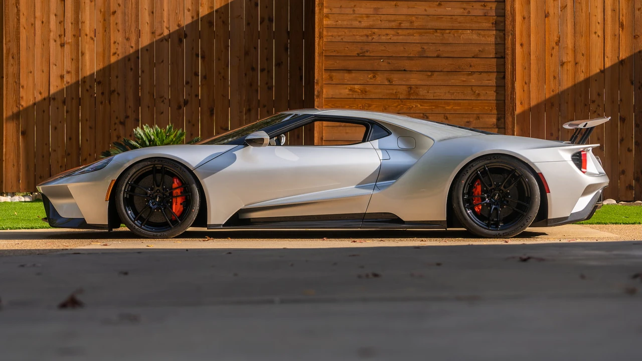 2020 Ford GT 2nd Gen - Image 2 of 31