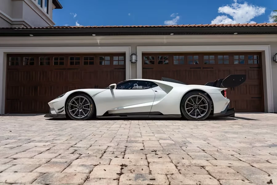 2020 Ford GT 2nd Gen - Image 2 of 31