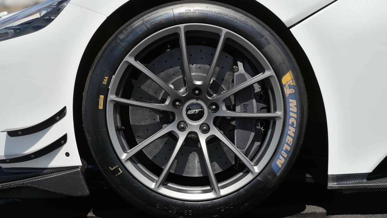 2020 Ford GT 2nd Gen - Image 15 of 27