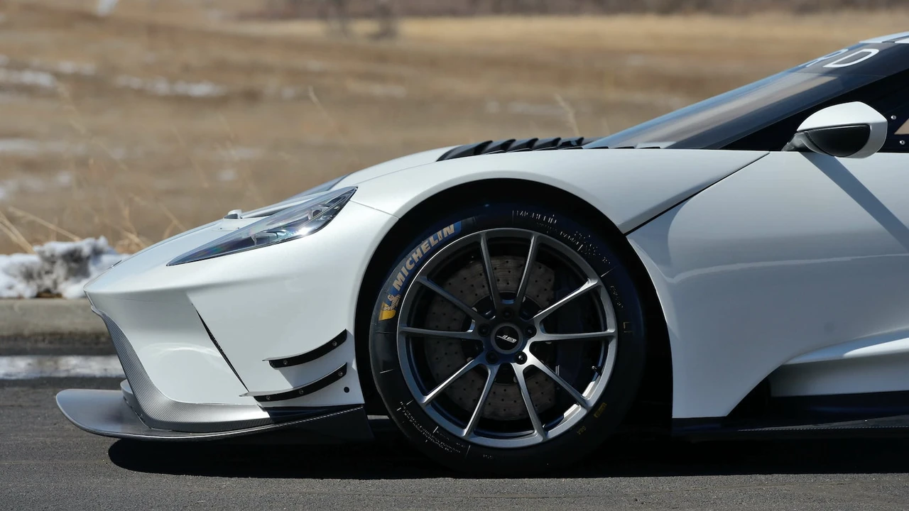 2020 Ford GT 2nd Gen - Image 19 of 27