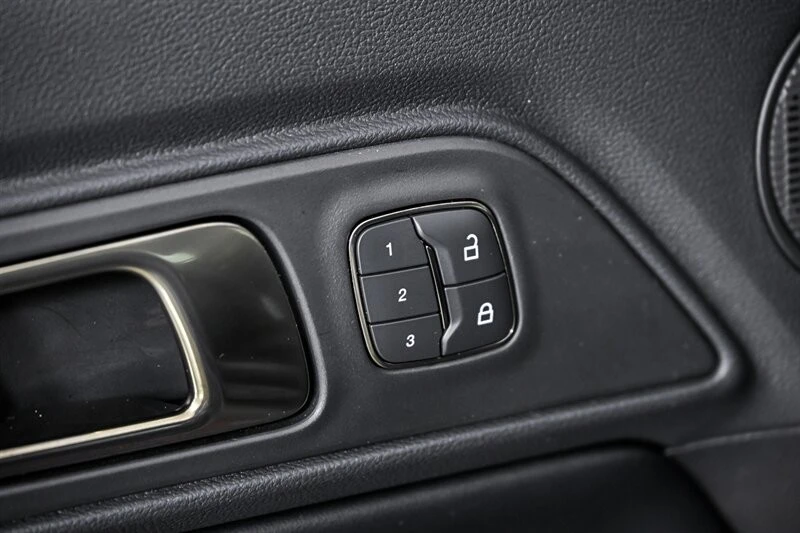 2020 Ford S550 Mustang - Image 14 of 29