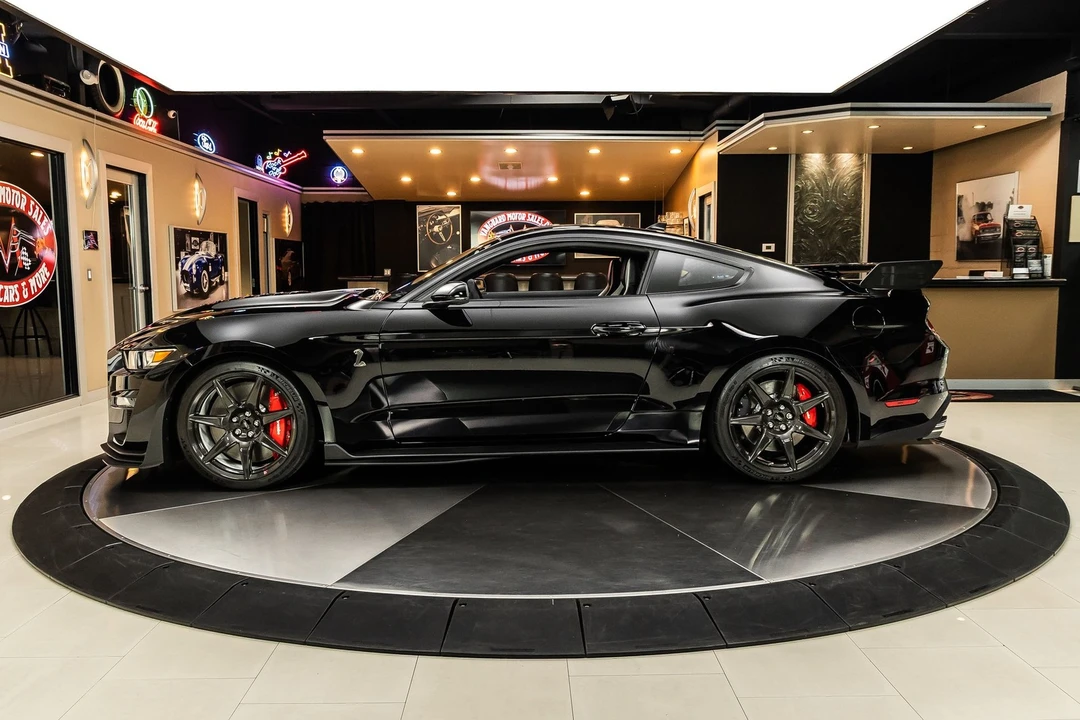 2020 Ford - Image 18 of 24