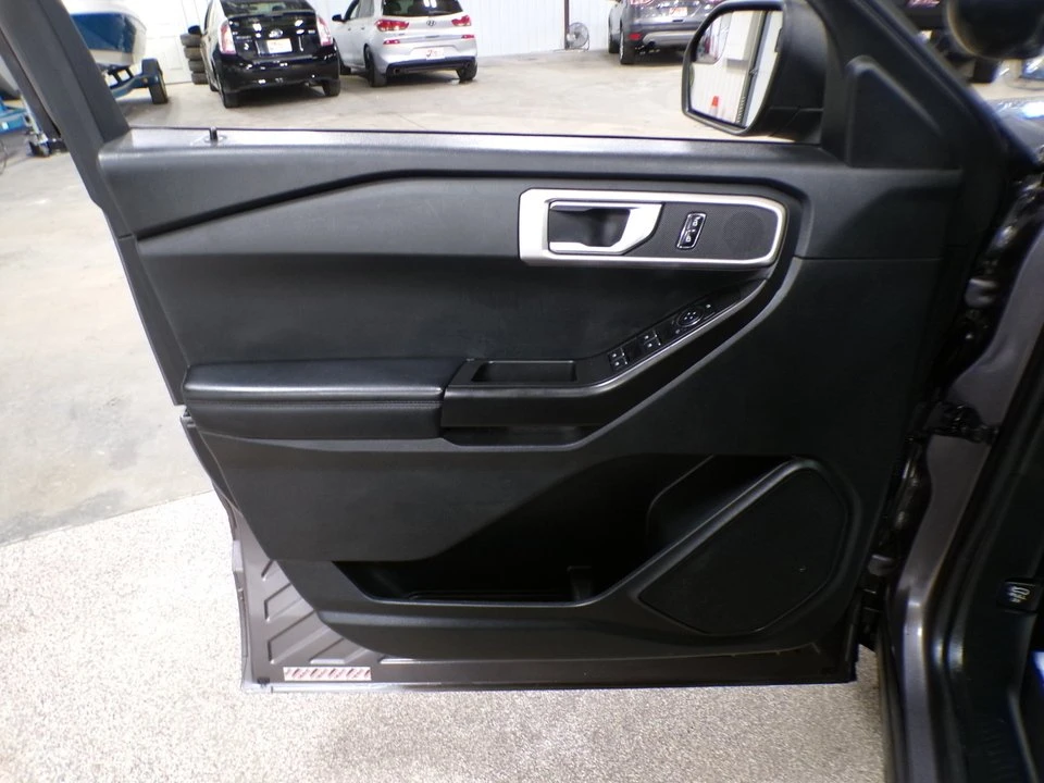 2020 Ford Explorer 6th Gen - Image 9 of 16