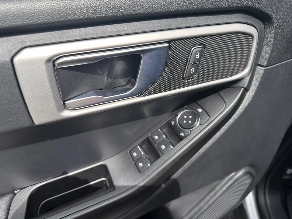 2020 Ford Explorer 6th Gen - Image 17 of 27