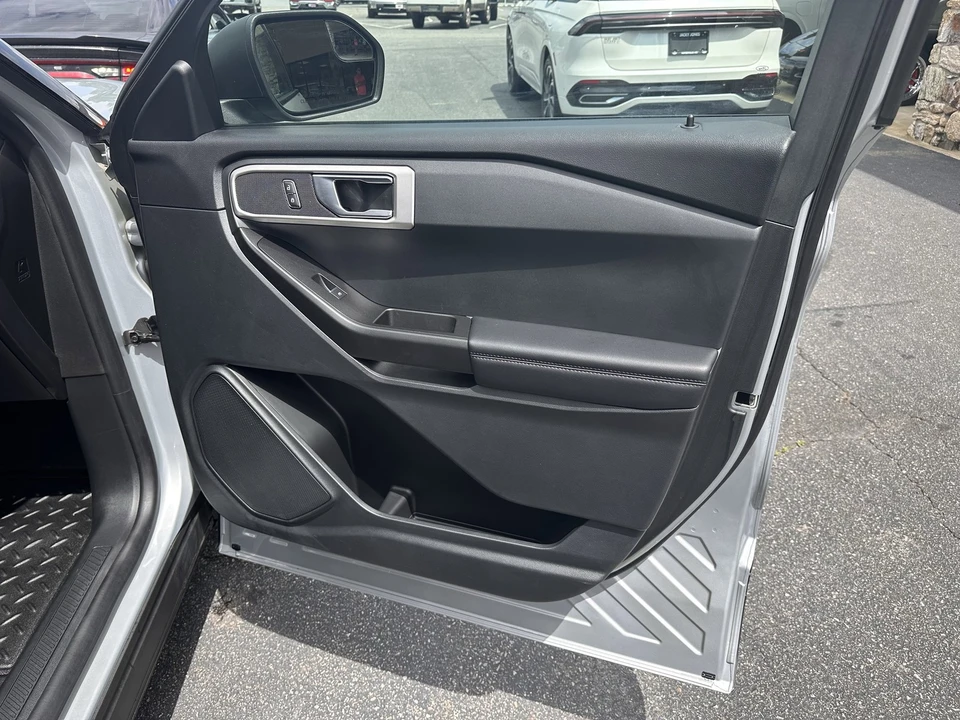 2020 Ford Explorer 6th Gen - Image 13 of 27