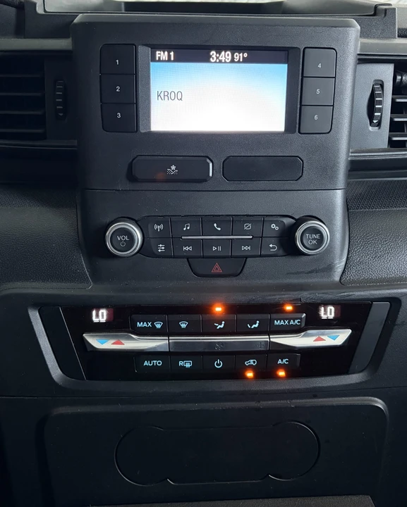 2020 Ford Explorer 6th Gen - Image 16 of 25