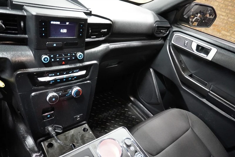 2020 Ford Explorer 6th Gen - Image 24 of 31