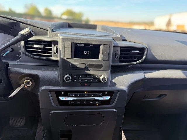 2020 Ford Explorer 6th Gen - Image 15 of 16