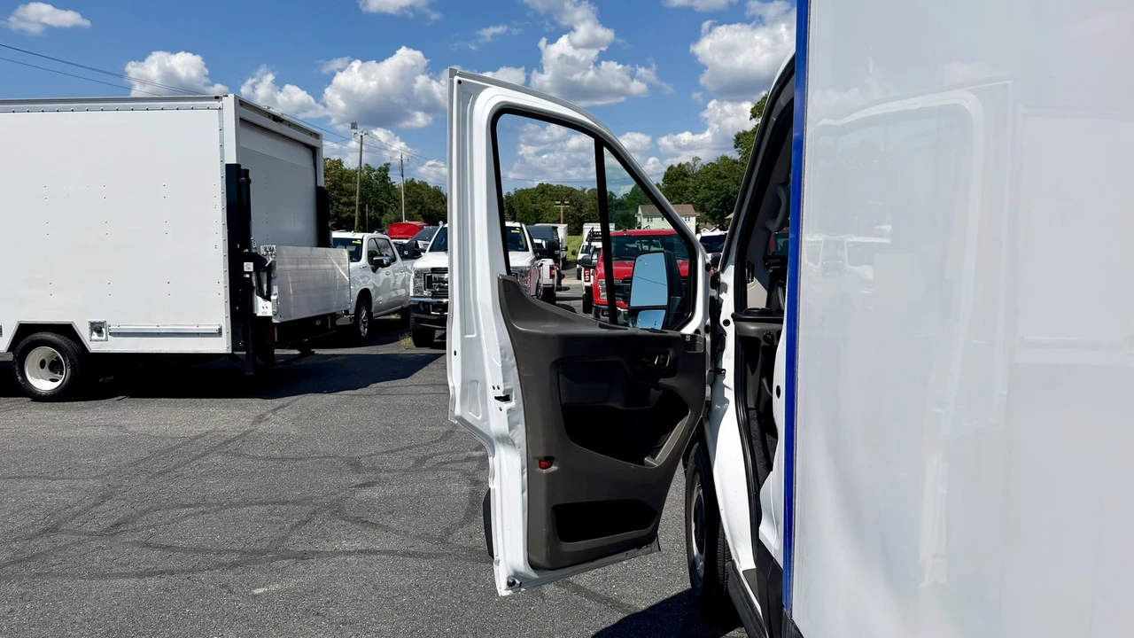 2020 Ford Transit - Image 17 of 27