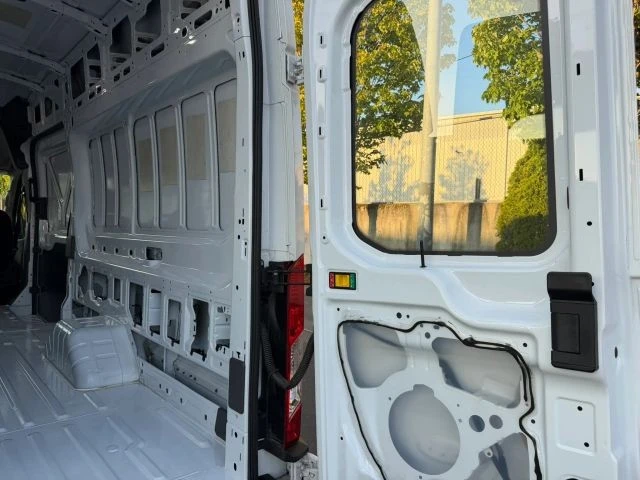 2020 Ford Transit - Image 25 of 31