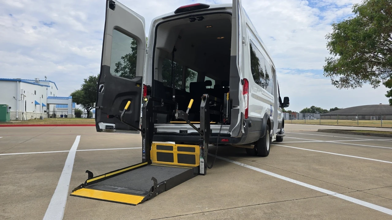 2020 Ford Transit - Image 2 of 31