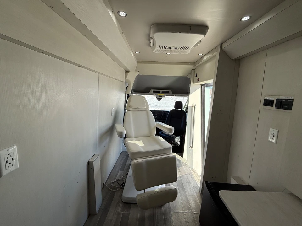 2020 Ford Transit Connect - Image 17 of 21