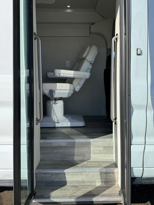 2020 Ford Transit Connect - Image 14 of 21