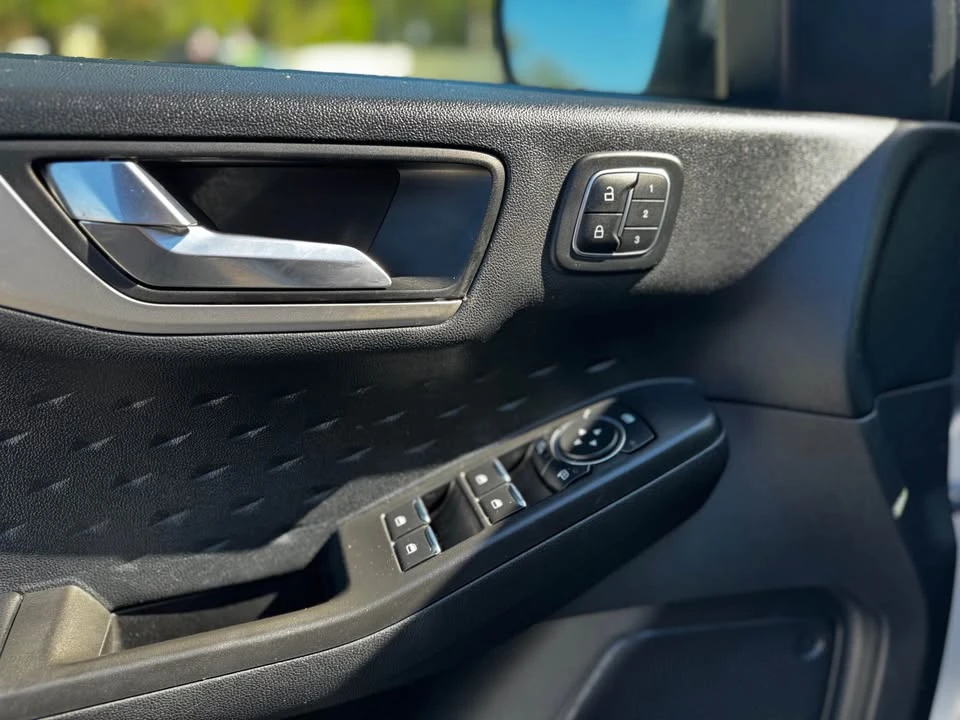 2020 Ford Escape - Image 11 of 18