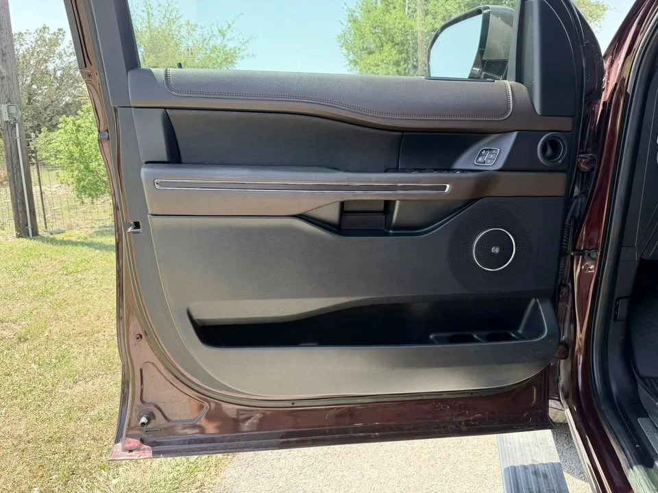 2020 Ford Expedition 4th Gen - Image 15 of 19