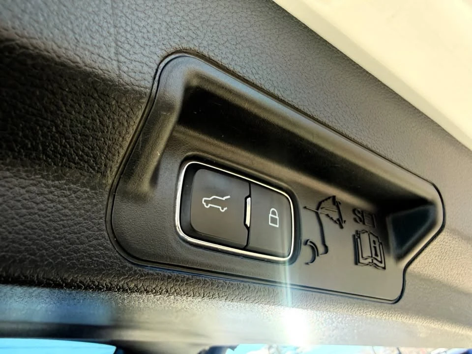 2020 Ford Explorer 6th Gen - Image 17 of 17
