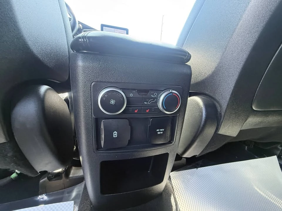 2020 Ford Explorer 6th Gen - Image 16 of 17