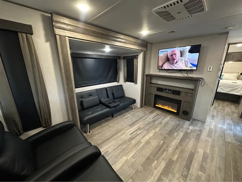 2020 Forest River - Image 5 of 21