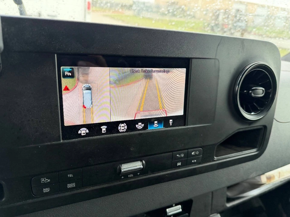 2020 Freightliner - Image 16 of 21