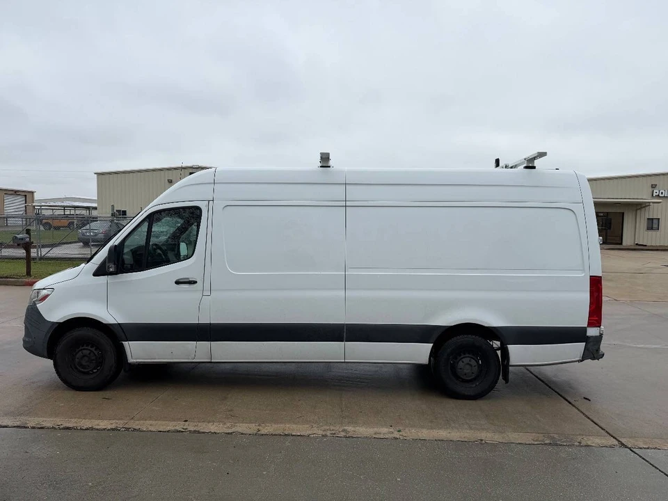 2020 Freightliner - Image 2 of 21