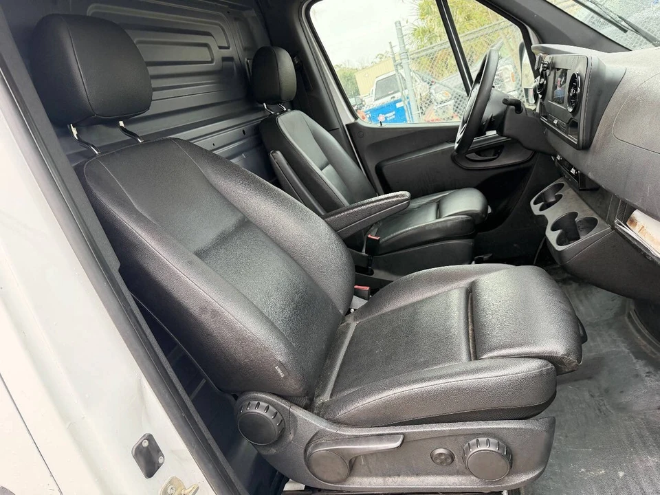2020 Freightliner - Image 5 of 12