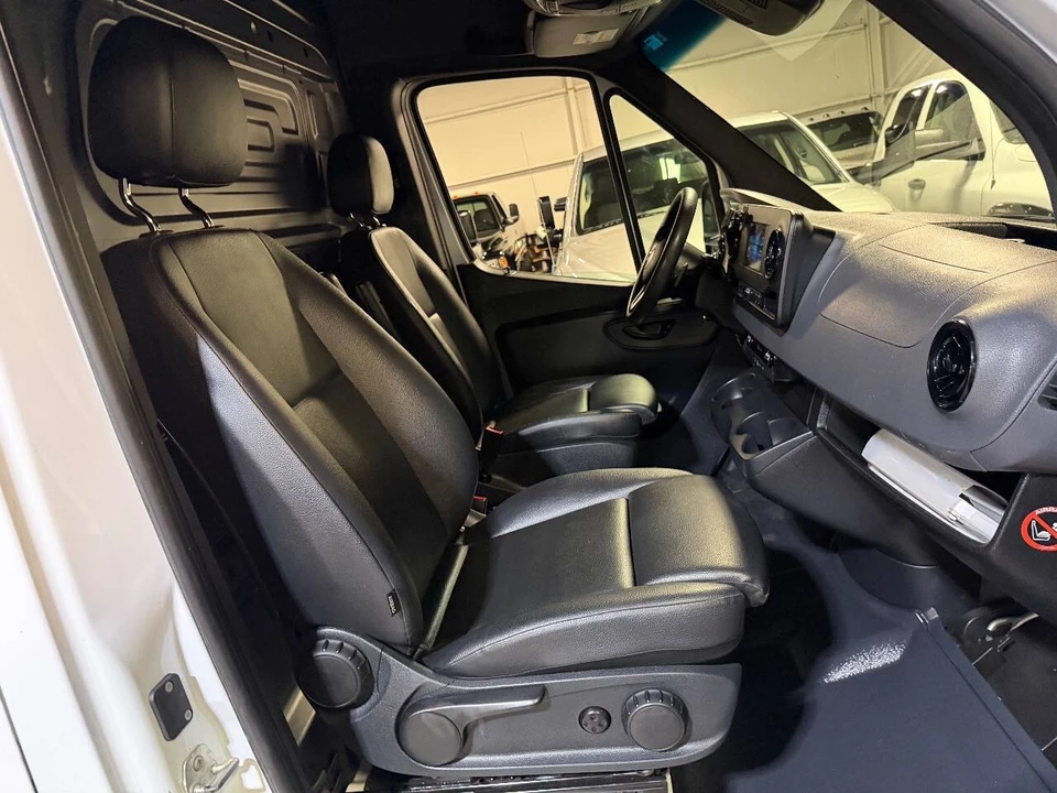 2020 Freightliner - Image 5 of 12