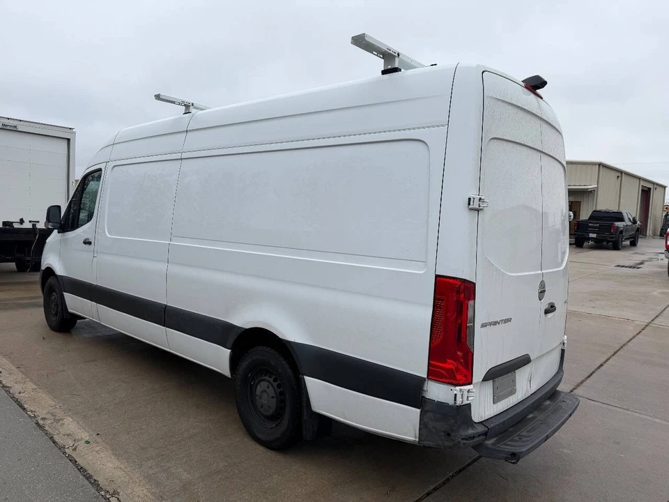 2020 Freightliner - Image 3 of 12