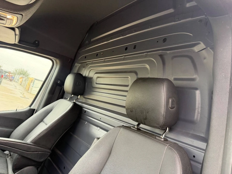 2020 Freightliner - Image 17 of 21